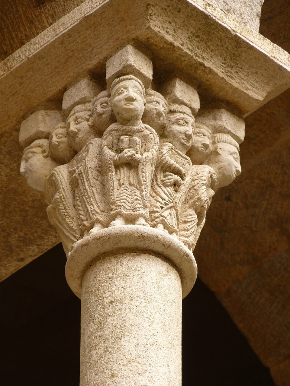 Claustro del monasterio de Sant Pere de Rodes
