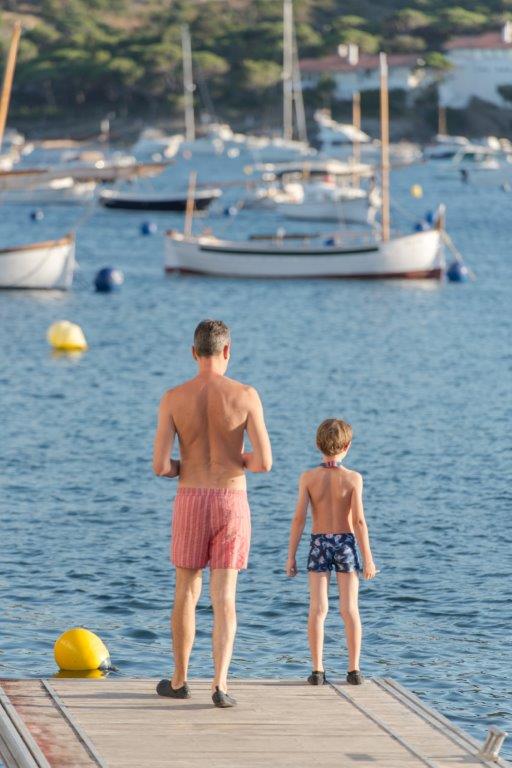 Playa Grande en el centro de Cadaqués