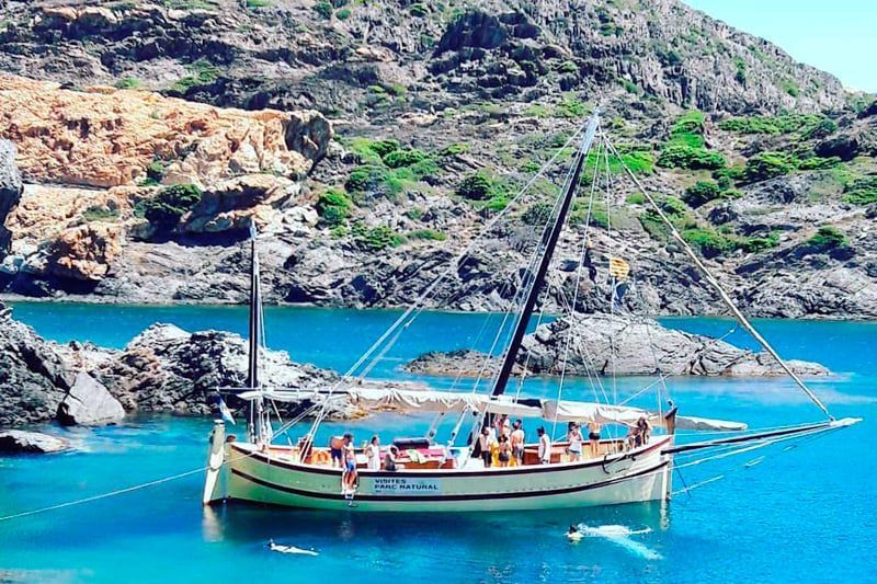paseos en barco tradicional en Cadaqués
